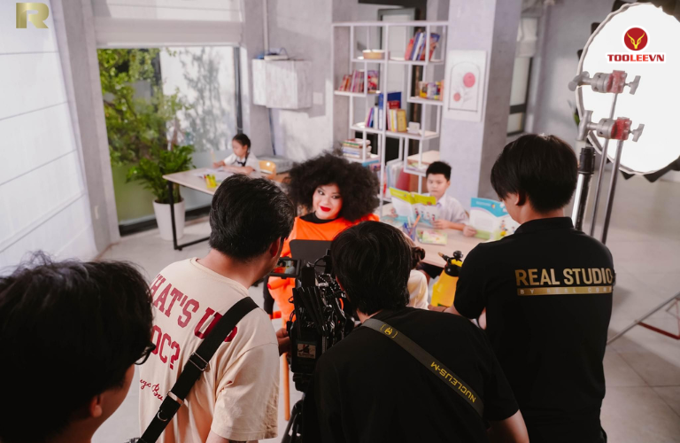 Lợi ích của việc sử dụng áo đồng phục studio